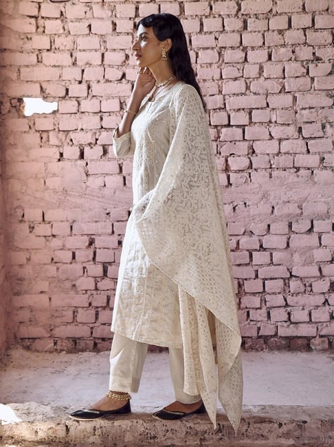 Beautiful Heavy Embroidery & Less WorkRayon 140 Fabric Anarkali Kurti Pant  With Dupatta