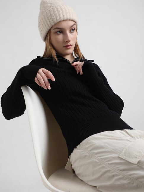 Simple hotsell black sweater