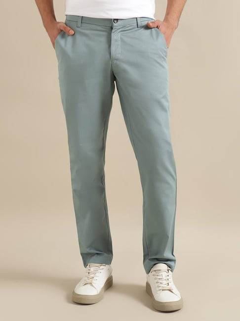 Which colour shirt should I be wearing with these green coloured pants? -  Quora