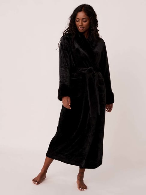 Swan Queen long bridal lace robe gown with scalloped train in Black –  GirlandaSeriousDream.com