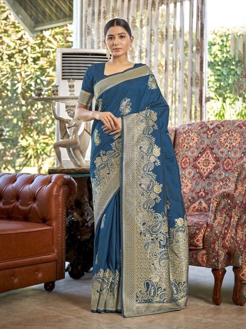 Buy Madhuuram Fashion Woven Kanjivaram Jacquard, Pure Silk Cream Sarees  Online @ Best Price In India | Flipkart.com