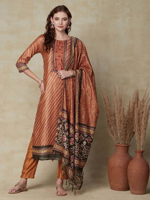 Buy Kaajh Women's Maroon Gold Printed Modal Silk Kurta Pant Set Online at  Best Price | Distacart