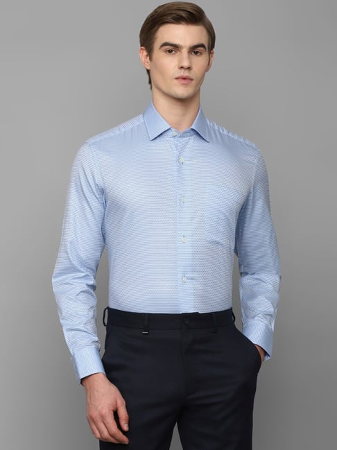 Louis Philippe Formal Shirts : Buy Louis Philippe Men Light Blue Slim Fit  Check Full Sleeves Formal Shirt Online