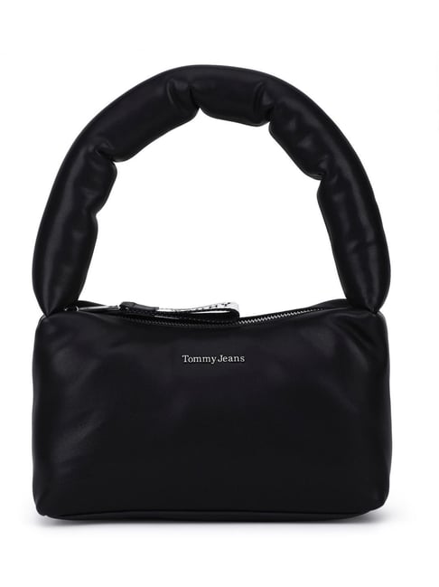 Tommy deals girl bag