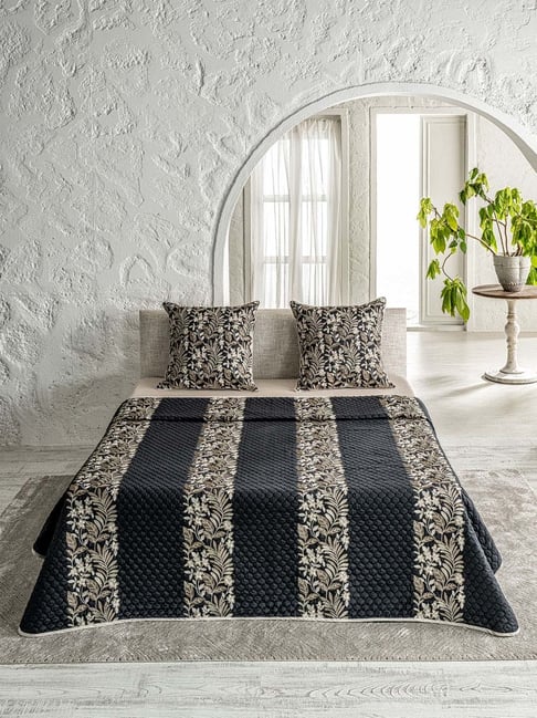 DDECOR Live beautiful Floral Sprig Ebony 210 TC Cotton Comforters - Set of 5