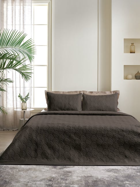 DDECOR Live beautiful Geometric Victorian Dark Mocha 210 TC Cotton Comforters - Set of 3