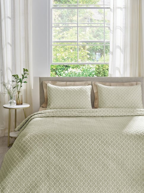 DDECOR Live beautiful Geometric Zinnia Tea Green 210 TC Cotton Comforters - Set of 3