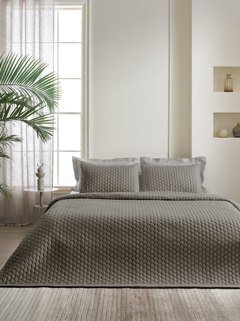 DDECOR Live beautiful Geometric Honeycomb Metallic Grey 210 TC Cotton Comforters - Set of 3