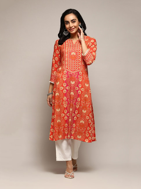 Buy Parnavi Chiken Embroidery Cotton Pink Kurti Online at Best Prices in  India - JioMart.