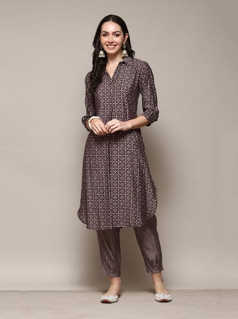 Buy Green 100% Velvet Floral V Neck Fiza Kurta And Pant Set For Women by  Roze Online at Aza Fashions.