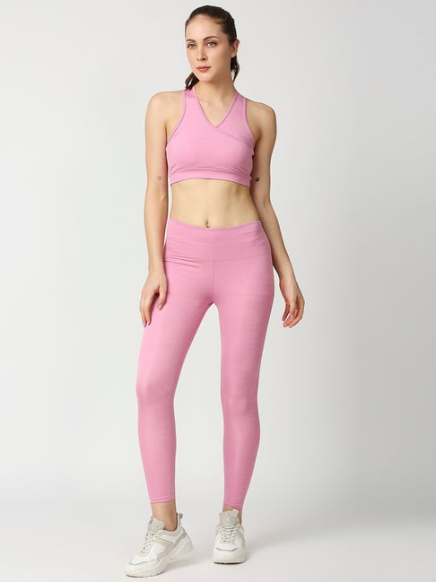 Aggregate 130+ pink sports bra and leggings super hot