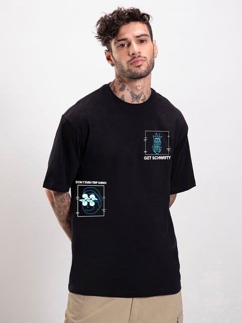 Buy Men's Black Graphic Printed T-shirt Online at Bewakoof