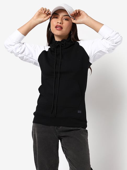 pinacolada Campus Sutra Black & White Cotton Regular Fit Sweatshirt-picture-16