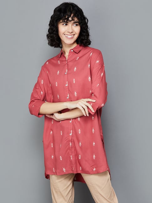 pink shirt colour