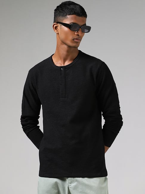 ETA by Westside Solid Black Slim Fit T-Shirt