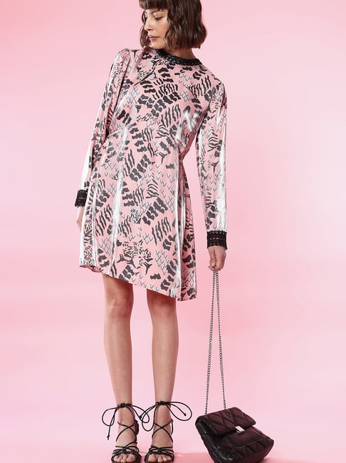 Vero Moda Light Pink Printed Shift Dress