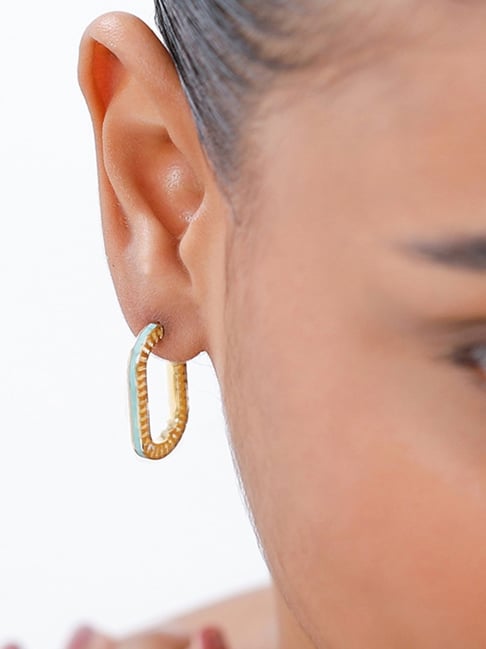 Timeless 22 Karat Yellow Gold Textured Hoop Earrings