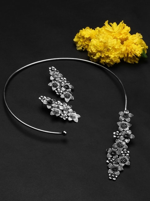 Buy Latest Bridal Jewellery Designs Online at Best Price | Myntra