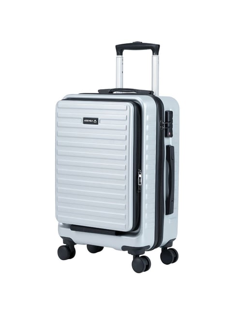 Sky Blue (Base) Polycarbonate Safari Persia Hardside Cabin Luggage, For  Storage, Size/Dimension: 55X40X25cm at Rs 1600 in New Delhi