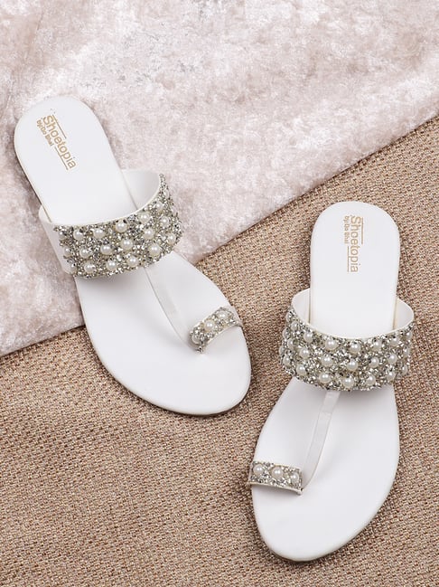 White toe 2025 ring sandals