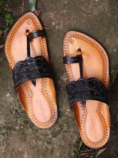 Authentic and Vintage Kolhapuri chappal for men, Traditional Kolhapuri  Leather | eBay