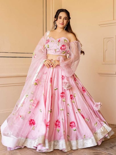 What are flared lehengas? - Quora