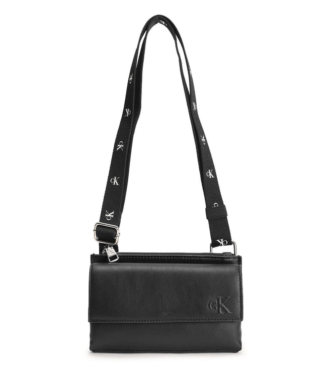 Buy Marc Jacobs Black Snapshot DTM Small Cross Body Bag for Women Online @  Tata CLiQ Luxury
