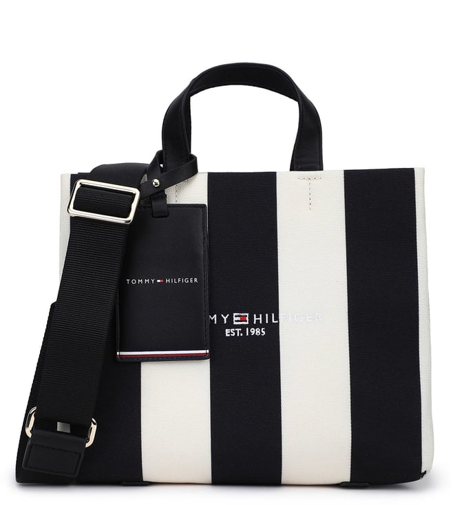 Buy MICHAEL Michael Kors Jet Set Camera Cross Body Bag for Women Online @  Tata CLiQ Luxury