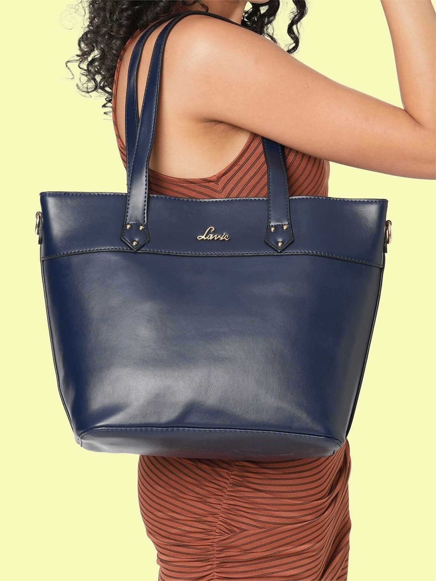 Buy Lavie Blue Solid Medium Shoulder Handbag Online At Best 