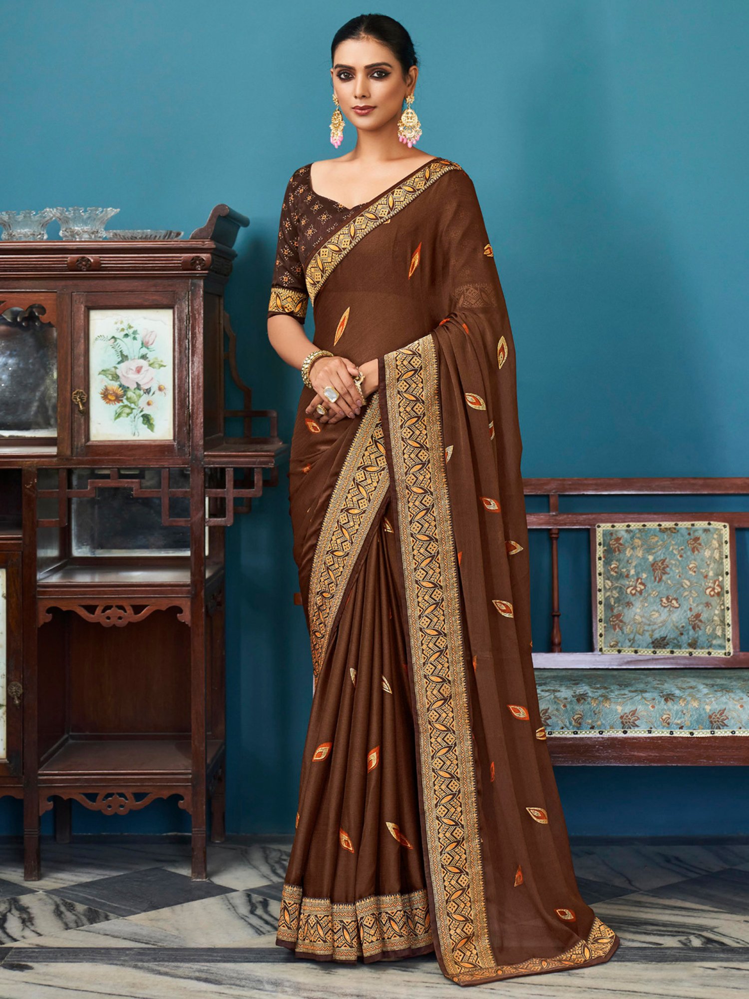 Contrast Blouse For Coffee Brown Saree