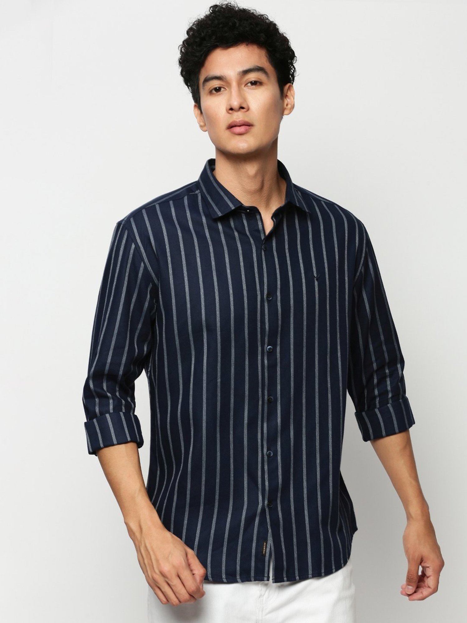 SHOWOFFFF Navy Blue Slim Fit Striped Shirt