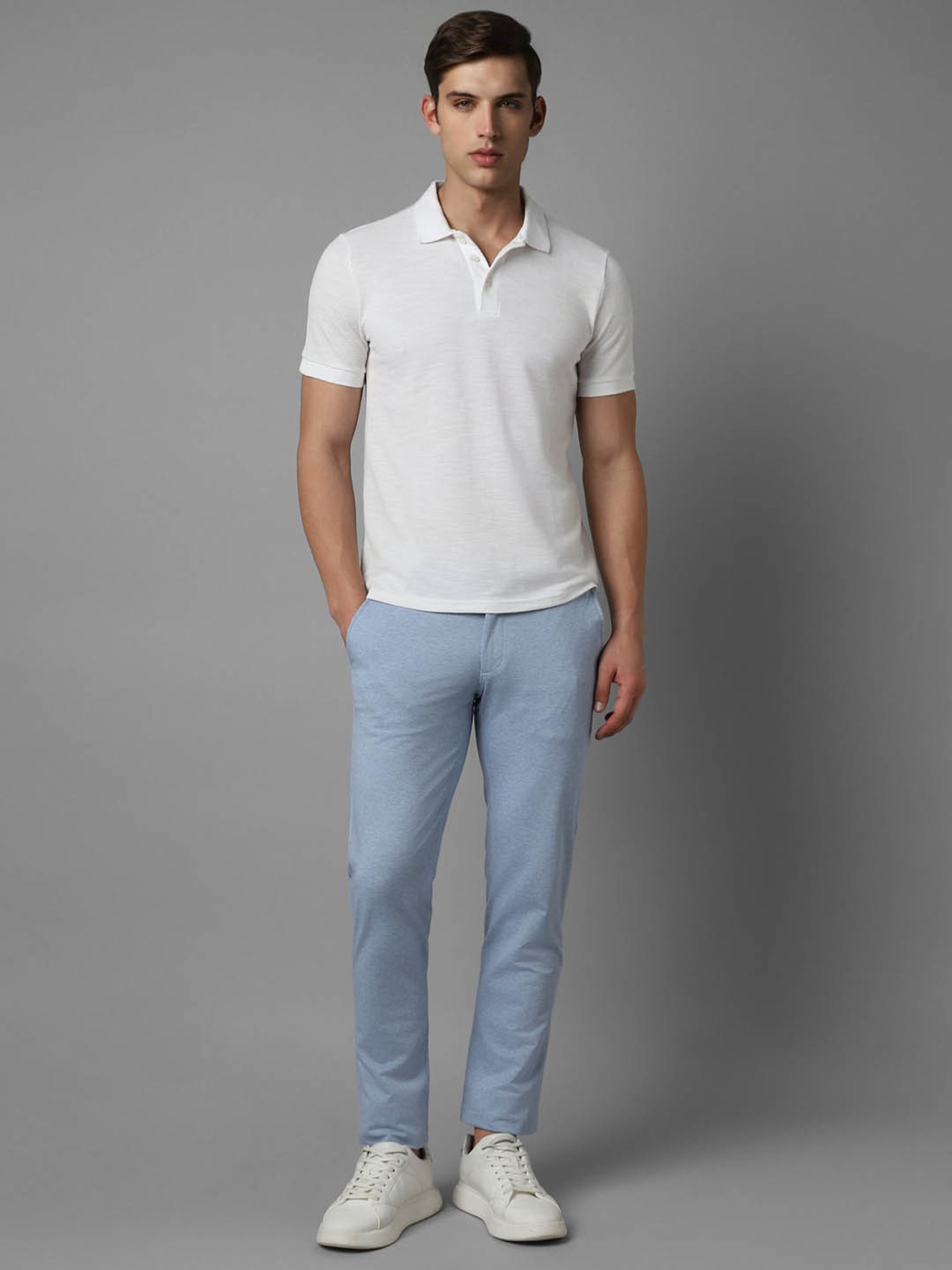 Buy Men Grey Slim Fit Check Flat Front Leisure Sport Trousers Online -  480440 | Louis Philippe