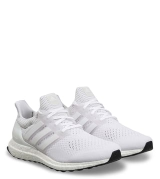 Ultra boost hotsell white man