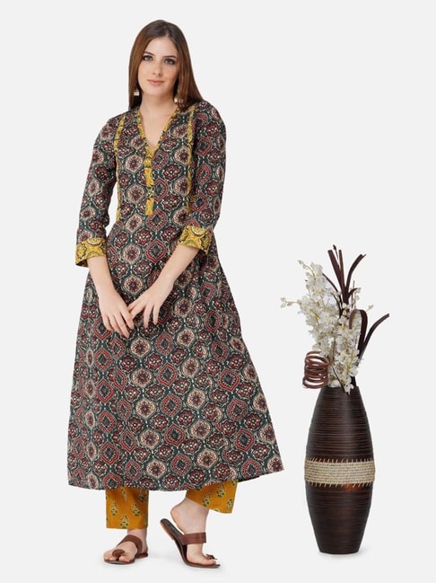 Trendy Fashion long Kurtis with side silte with loops buttons || Latest  front open Kurtis Ideas - YouT… | Long kurti designs, Designs for dresses,  Kurta neck design