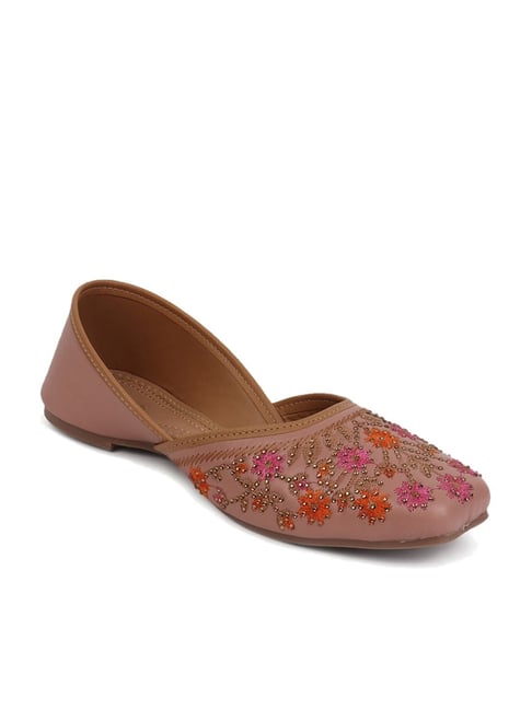 Iconics Women's Peach Ethnic Juttis-picture-19