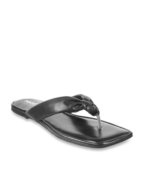 Mochi black sale thong sandals