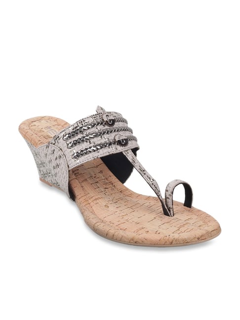 Metro Women's Gun Metal Toe Ring Wedges-picture-37