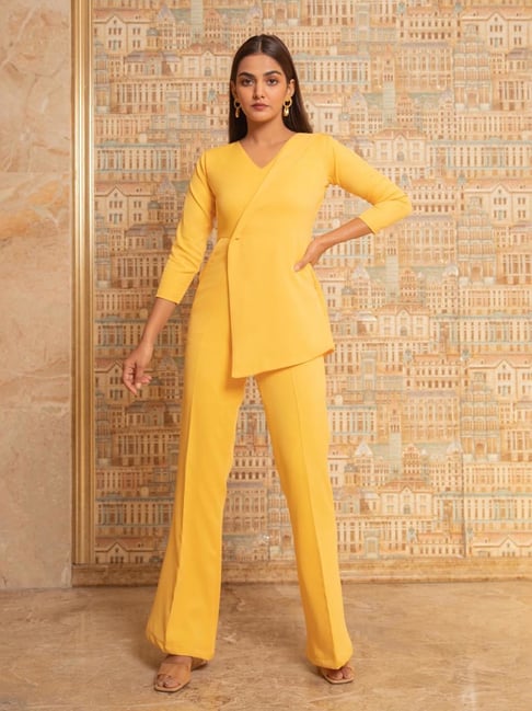 Yellow Suit - Buy Yellow Suit for Women, Men & Kids Online | Myntra