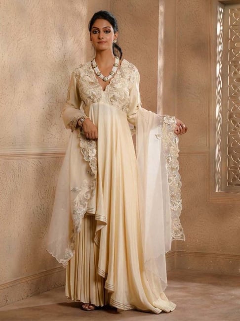 Buy White Embroidered Fit and Flare Suit Online at Best Price at Global  Desi- SS22GD0583PVCD