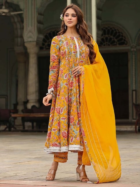 Shop Yellow Georgette Sequins Embroidery Anarkali Suit Party Wear Online at  Best Price | Cbazaar