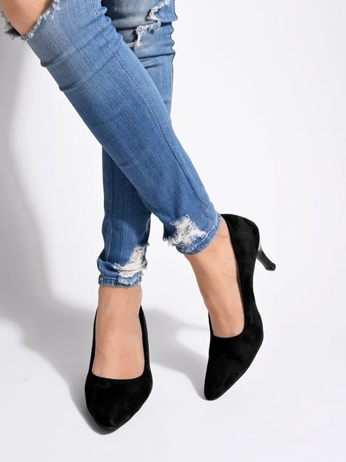Black suede high-heeled pumps with crisscross straps around the ankle -  BRAVOMODA
