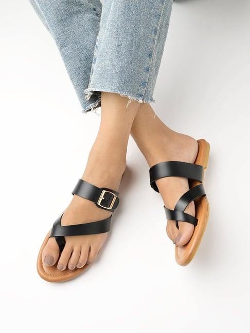 Toe ring criss cross on sale sandals