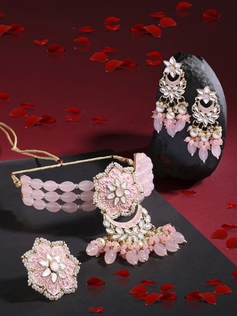 ZEVAR | Light Pink Kundan Choker Necklace With Earrings & Maangtika – Zevar