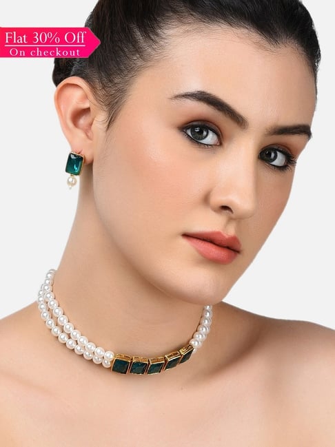 Swetha Renukumar in Diamond Choker Necklace Set, Big Pearl Necklace, Pearl  Earrings, & Earring Set, Necklace