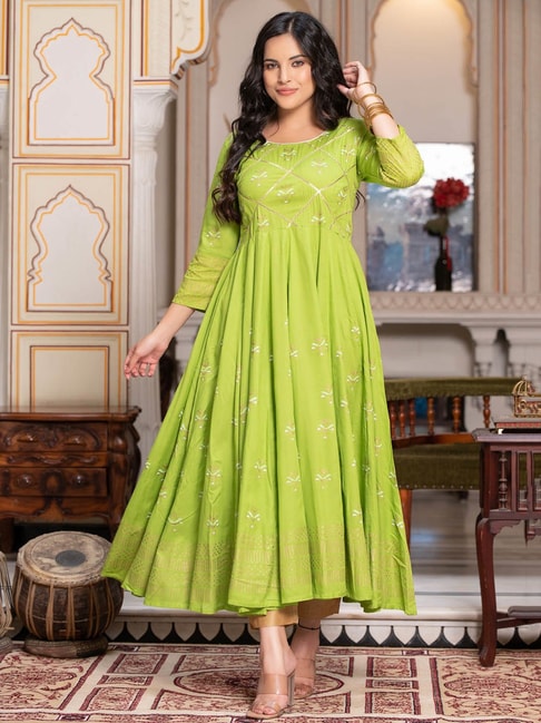 Beautiful Three Piece Full Sleeve Pure Crape Full Flair Anarkali Kurti Set  With Embroidery On Yoke, Cuffs & Hemline Paired With Pure Cra... | Instagram