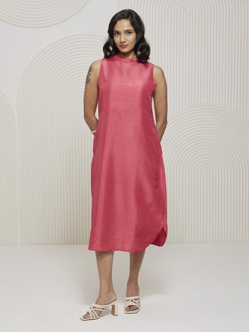 Artagai Tea Berry Pink Elevated Basics Band Collar Sleeveless Dress With Curved Hemline-picture-13