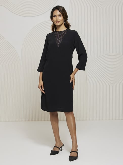 Artagai Jet Set Shift Dress with Embroidered Organza Neck-picture-35