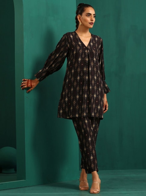 Buy Blue Jaipuri Double Print Short Kurti With Dhoti Salwar Suit Set by  LITTLECHEER at Ogaan Online Shopping Site