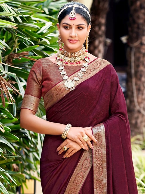 Does the wedding maroon saree come with a matching blouse piece? - Quora