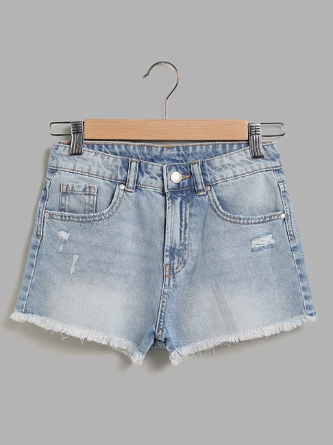 DIY: How To Properly Cut Your Jeans Into Shorts - YouTube